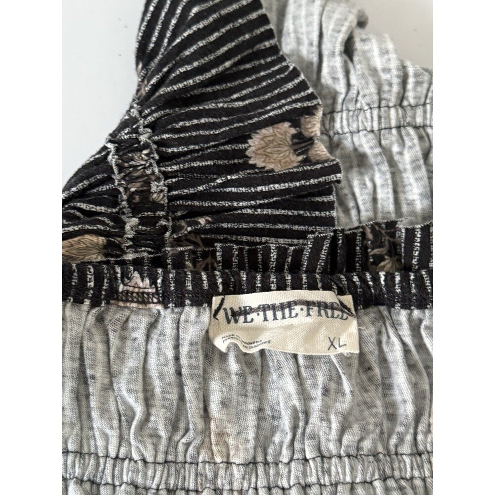 Free‎ People We The Free Dolce Vita Cami Tank Top Smocked Black Floral size XL - Picture 3 of 8